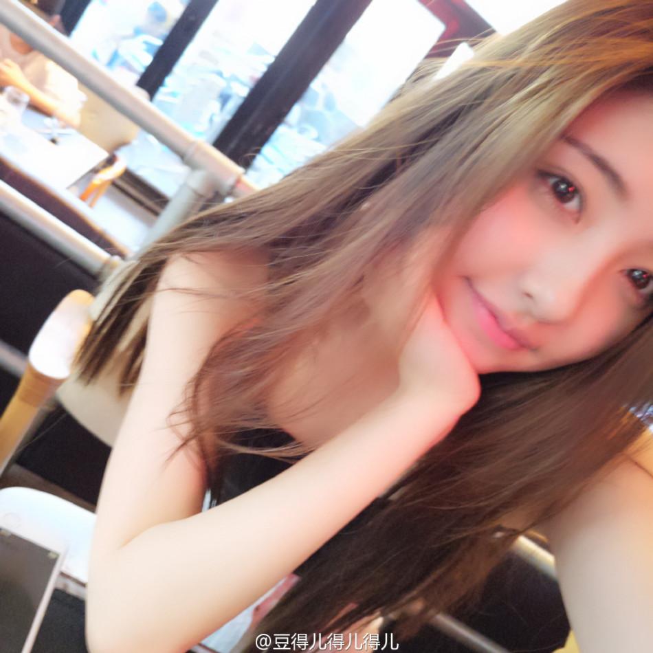 王思聰交95后新歡