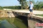 轎車翻河致4死 鹽城車禍