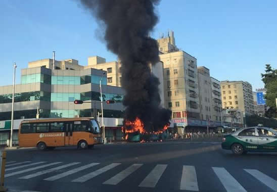 深圳公交車起火