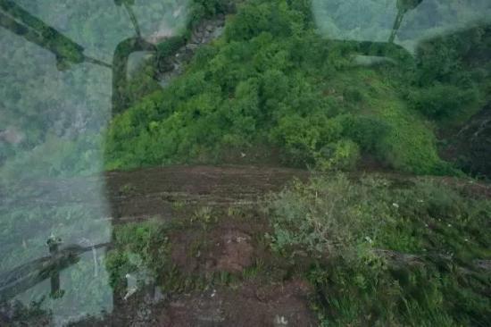 玻璃棧道被擠爆