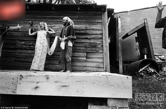 世界最怪異村莊：男女共享老婆和孩子