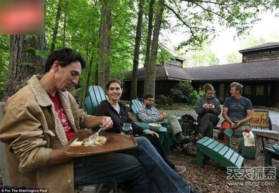 世界最怪異村莊：男女共享老婆和孩子