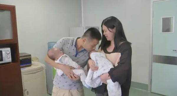 寶寶心臟長外面