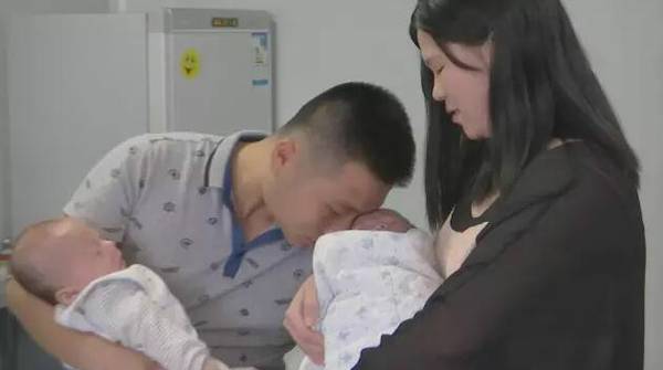 寶寶心臟長外面