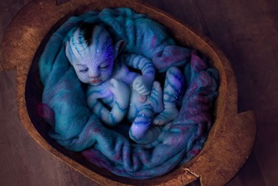 阿凡達(dá)嬰兒走紅 西班牙玩偶很逼真