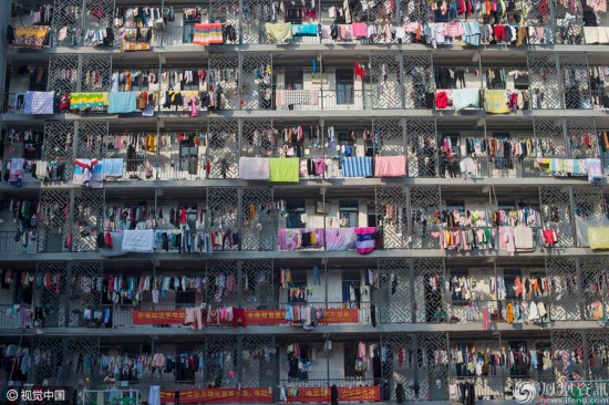 女生宿舍曬被壯觀