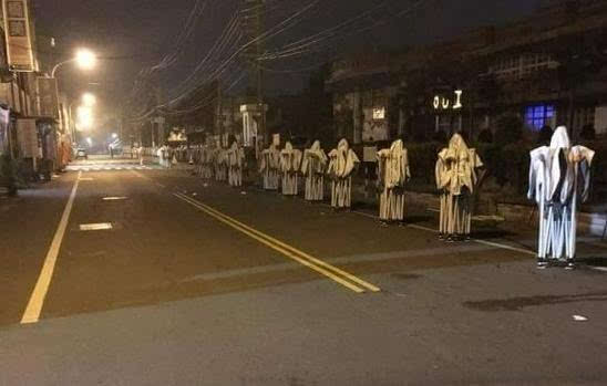 馬路驚現湘西趕尸