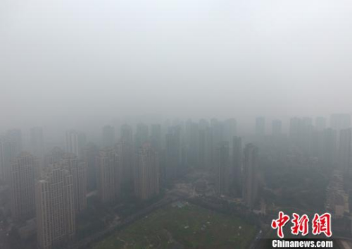 人民日報七問霧霾：什么時候才能呼吸到潔凈空氣？