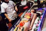 自助餐廳搞人體宴 “鬼”點子