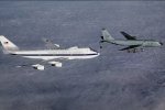 末日飛機(jī)損失慘重 美國(guó)龍卷風(fēng)E-4B“末日飛機(jī)”受損