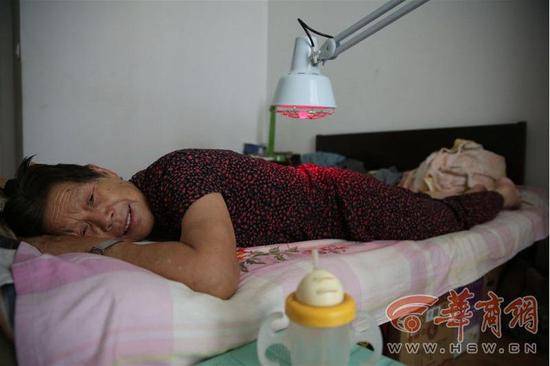 被撞老太拒收錢