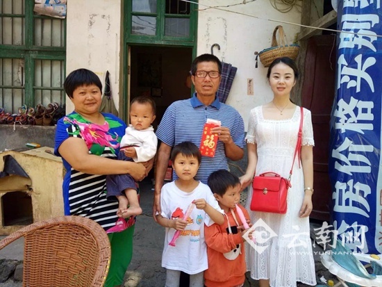 少女被關黑屋12年