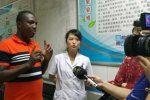 非洲小哥吹空調致面癱 長沙比非洲熱