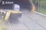 廣東大巴側翻造成3人死亡7人受傷