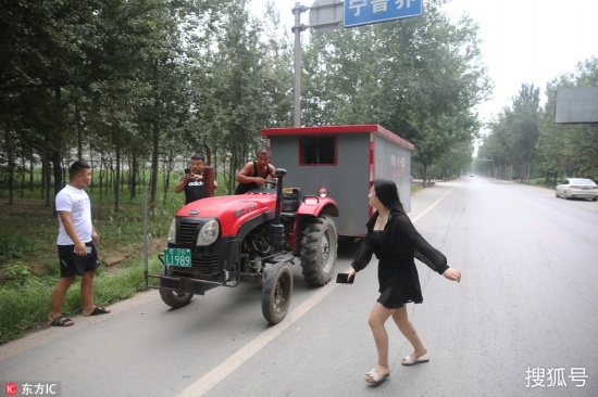 開拖拉機(jī)窮游7省