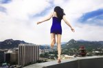 女生為慶祝自拍成重傷