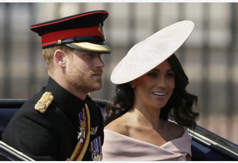 王子客機遭雷擊