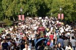 網紅景點堵上熱搜 堵車擁擠人海是黃金周主題