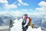 中國女登山家王靜 2014年王靜被質疑坐直升機登珠峰