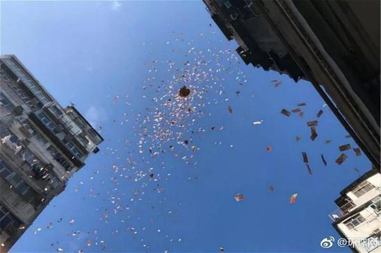 撒20萬現(xiàn)金被抓