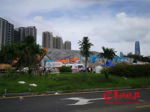 深圳體育中心倒塌