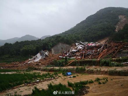 湖北黃梅縣大河鎮(zhèn)袁山村山體滑坡現(xiàn)場