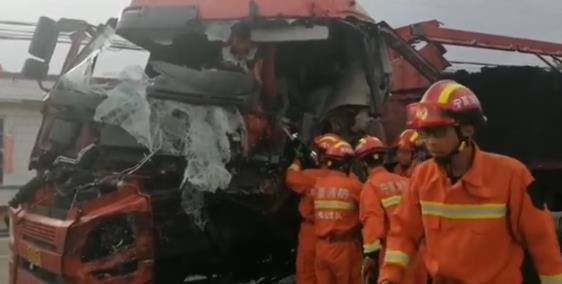 石嘴山交通事故現場圖片