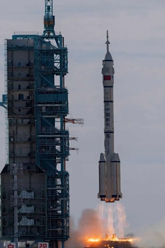 原來神舟十三號飛船也已待命