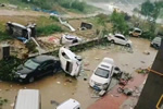 山東莘縣現(xiàn)龍卷風(fēng) 多輛汽車被掀翻