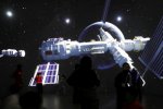 航天員走出中國新空間站進行太空行走