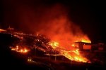 西班牙拉帕爾馬的火山熔巖吞沒(méi)更多房屋