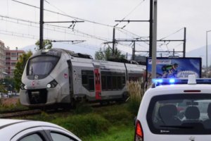 法國4名移民被火車撞倒 3人死亡1人受傷
