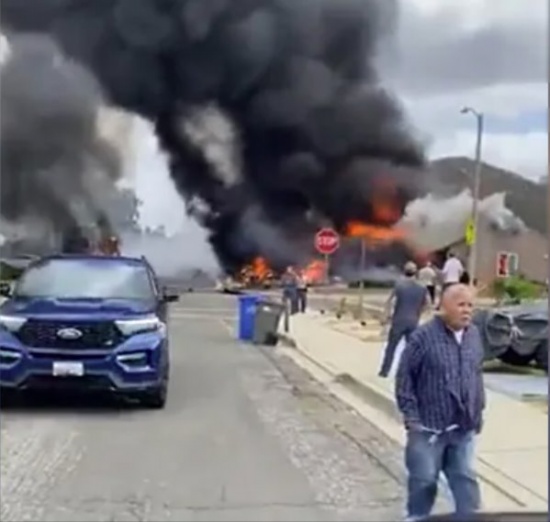 美國加州小型飛機墜毀造成2人死亡