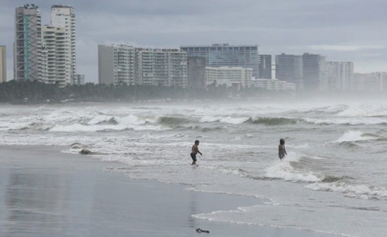 颶風里克登陸墨西哥太平洋海岸