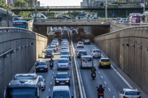 汽車生產(chǎn)商目標是2040年內(nèi)燃機汽車停售