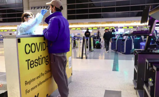 隨著新變種像野火一樣蔓延 英國首例Omicron死亡