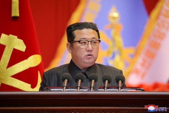 朝鮮金正恩視察高超音速導(dǎo)彈發(fā)射后呼吁增加“軍事力量”