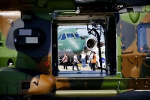 奧地利與巴西航空工業公司在里約防務展上討論采購