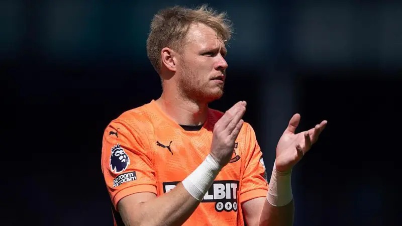 拉姆斯代爾(AaronRamsdale)曾五次代表英格蘭隊出場