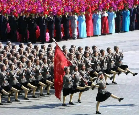朝鮮閱兵式女兵