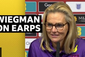 英格蘭女足主教練維格曼對(duì)厄普斯的批評(píng)予以反駁