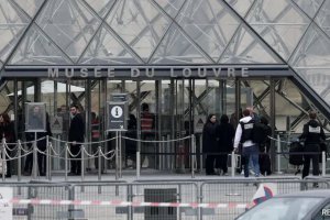 盧浮宮1.02億美元珠寶