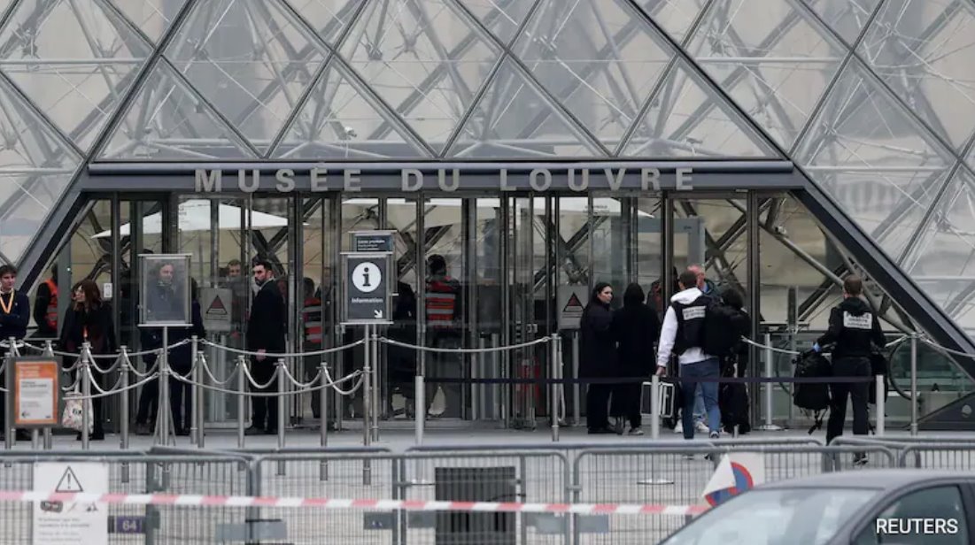 官員稱，兩名年齡分別為38歲和39歲的男子，以及兩名年齡分別為31歲和40歲的女子被捕。