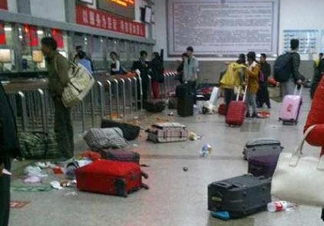 昆明一火車站試驗(yàn)列車撞人致11死